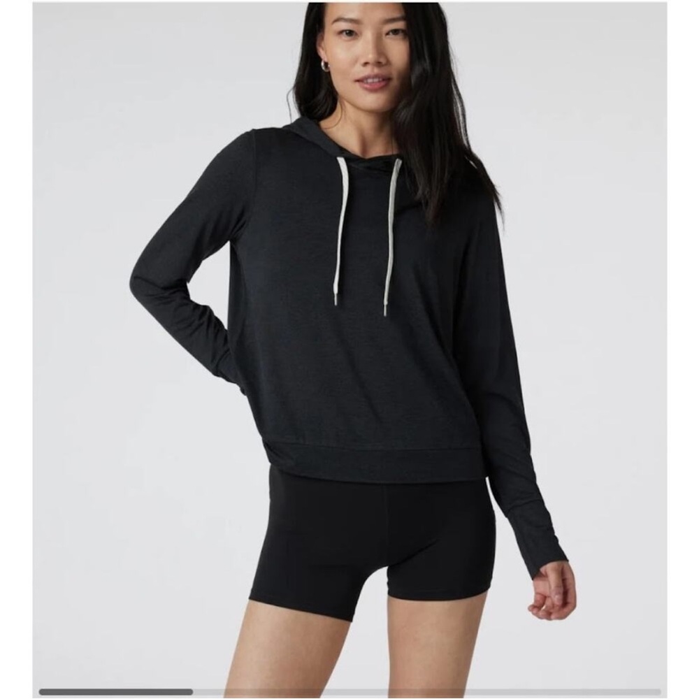 Vuori Black Halo essentials Hoodie black pull over